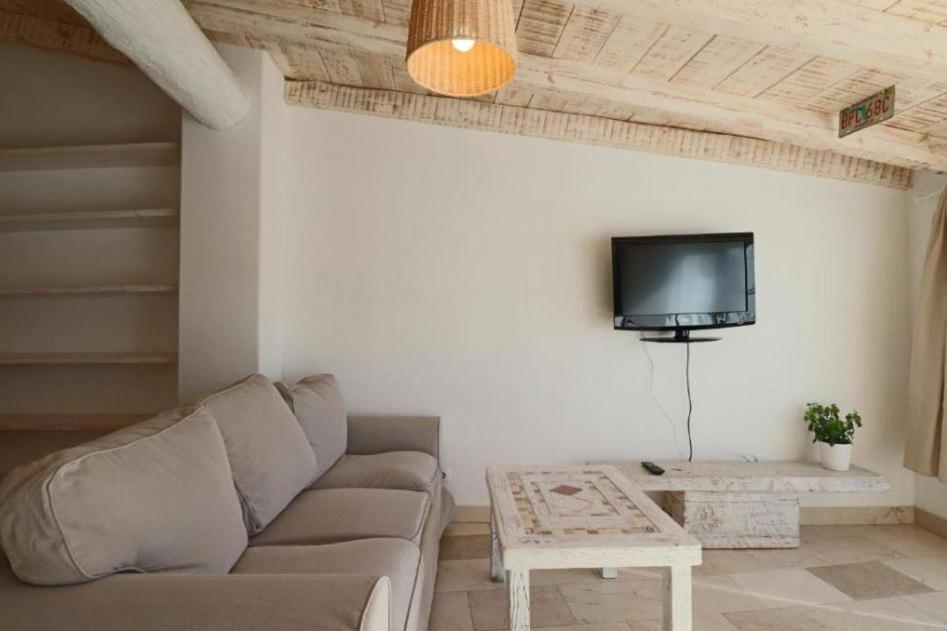 Apartamentos Castillo Quince การ์ตายา ภายนอก รูปภาพ